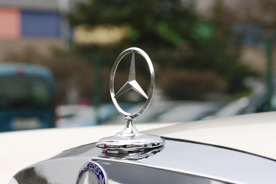 Mercedes Star Chrome