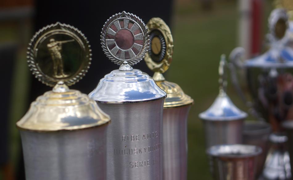 Cups Trophies Win