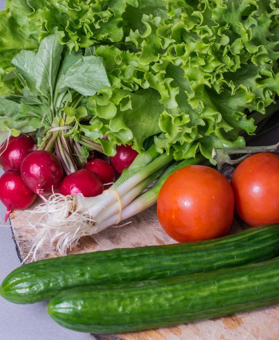 Delicious tomatoes with herbs