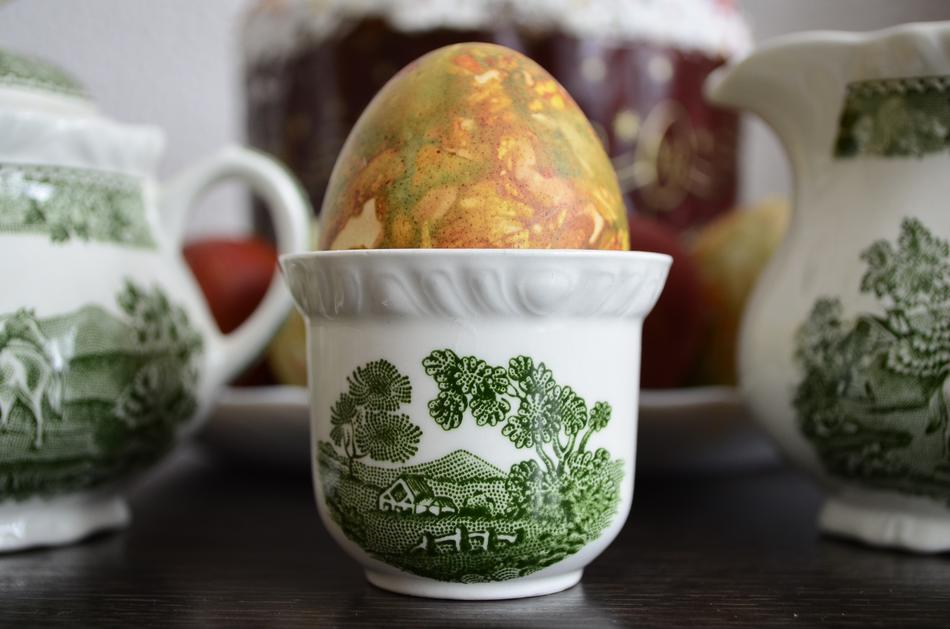 Easter Egg English