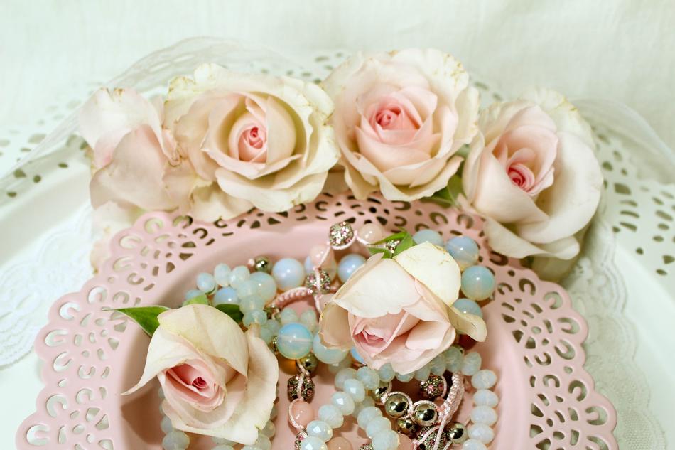 roses jewellery moonstone vintage