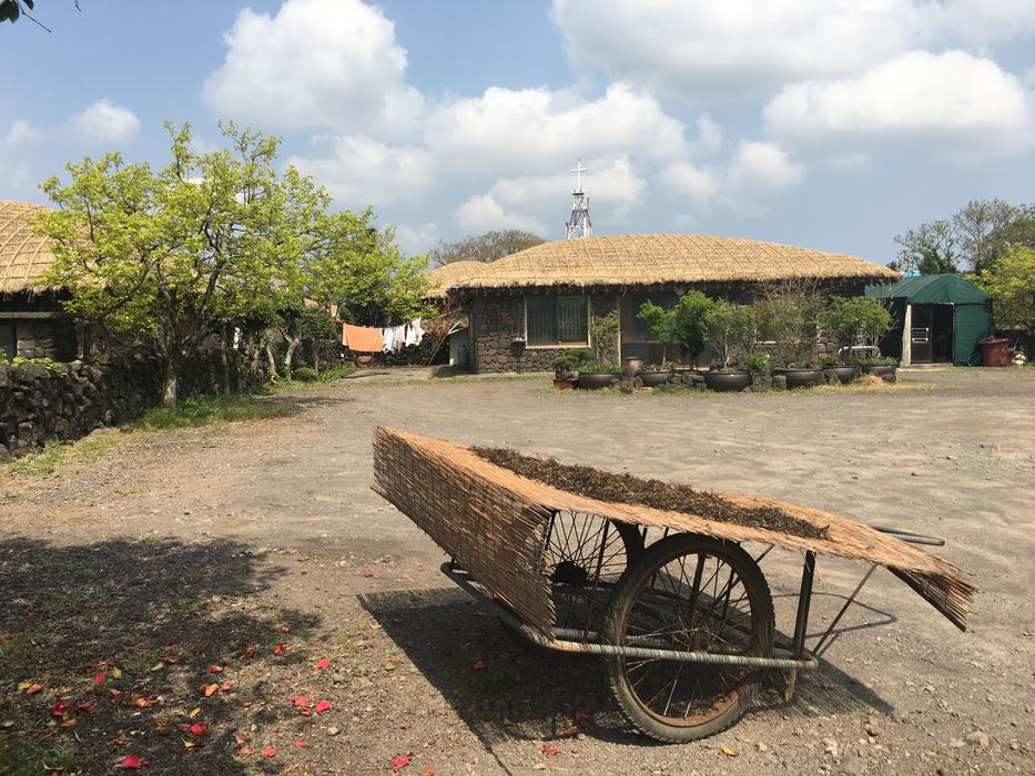 chariot on the road