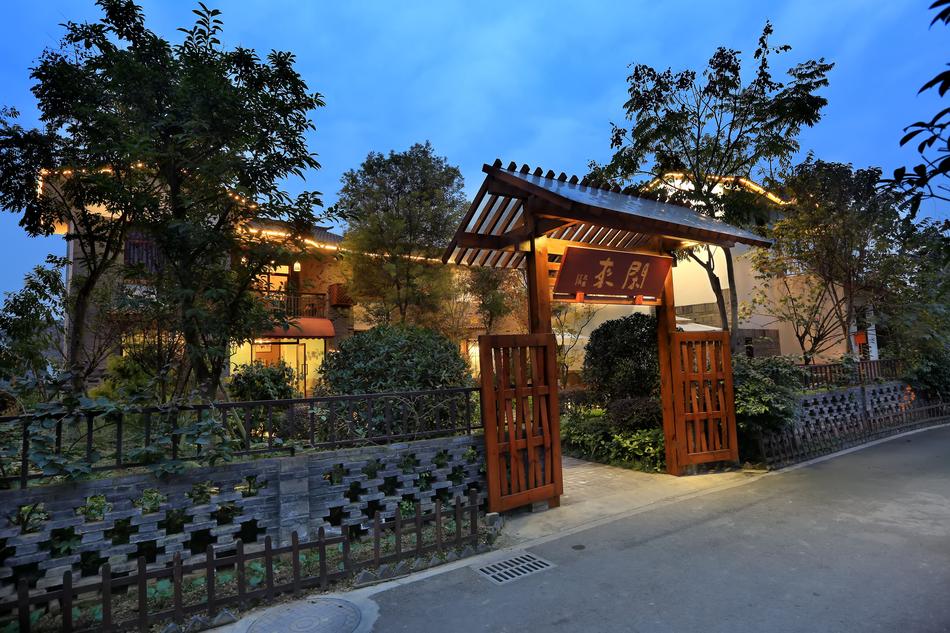 cozy archway by the house