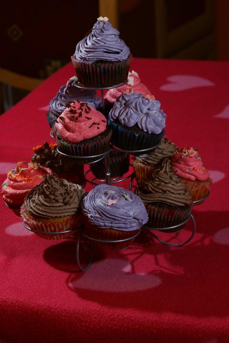 colored cream cupcakes