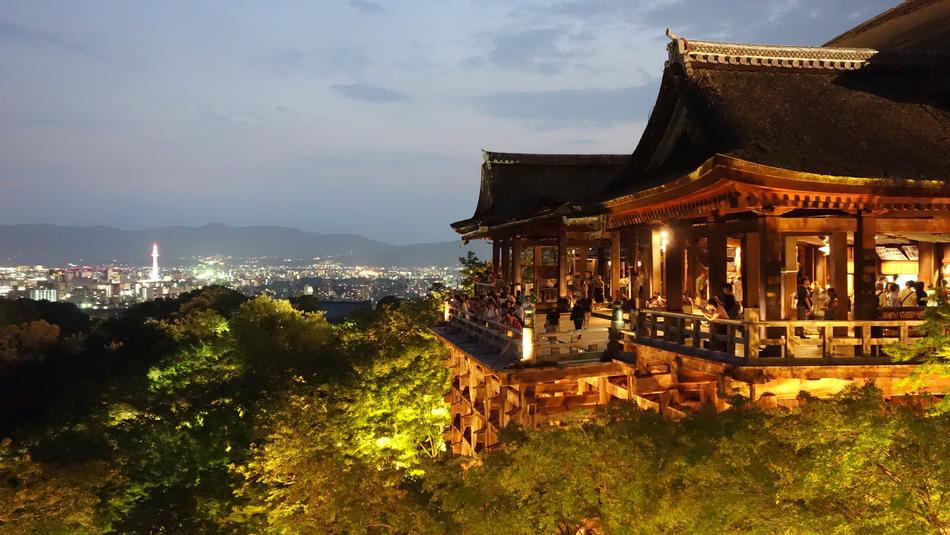 Kyoto Kiyomizu-Dera Temple Night