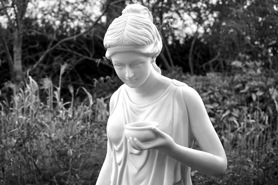 statue of a white girl