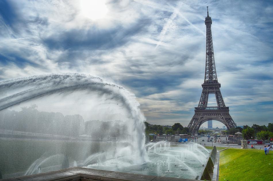 fountain with Paris landscape