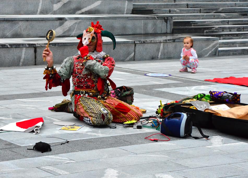 Clown Play Street Art