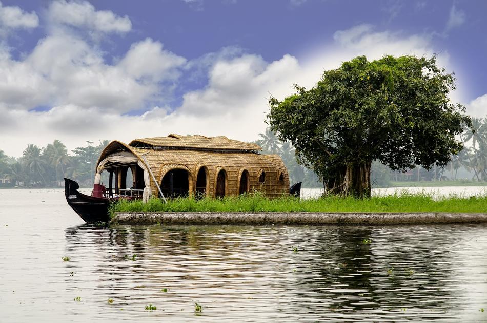 Kerala Houseboat Booking