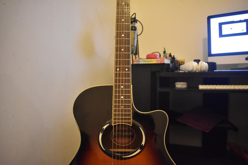 acoustic guitar in studio