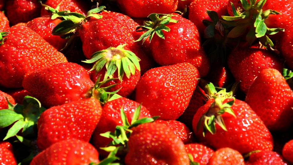 Fruit Strawberry Red Strawberries