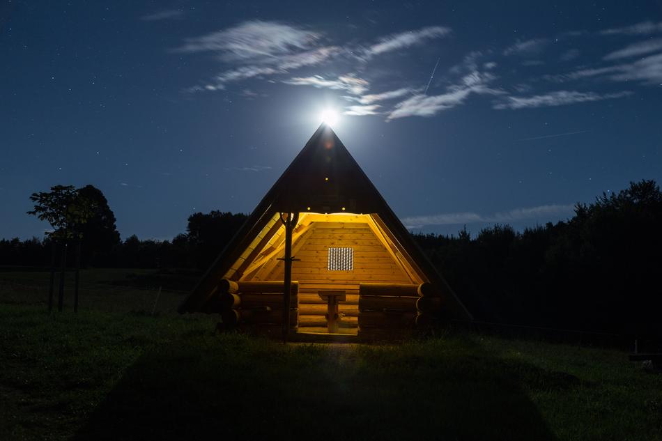 Night Moon Hut Rest
