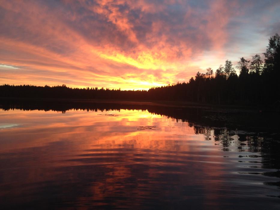 Auringonlasku Järvi