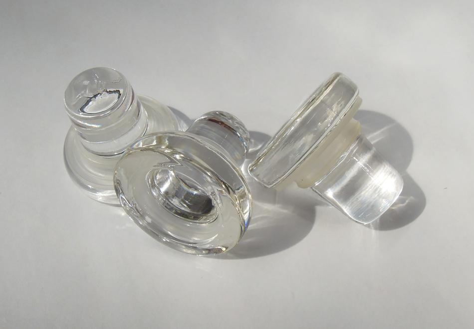 glass wine stopper
