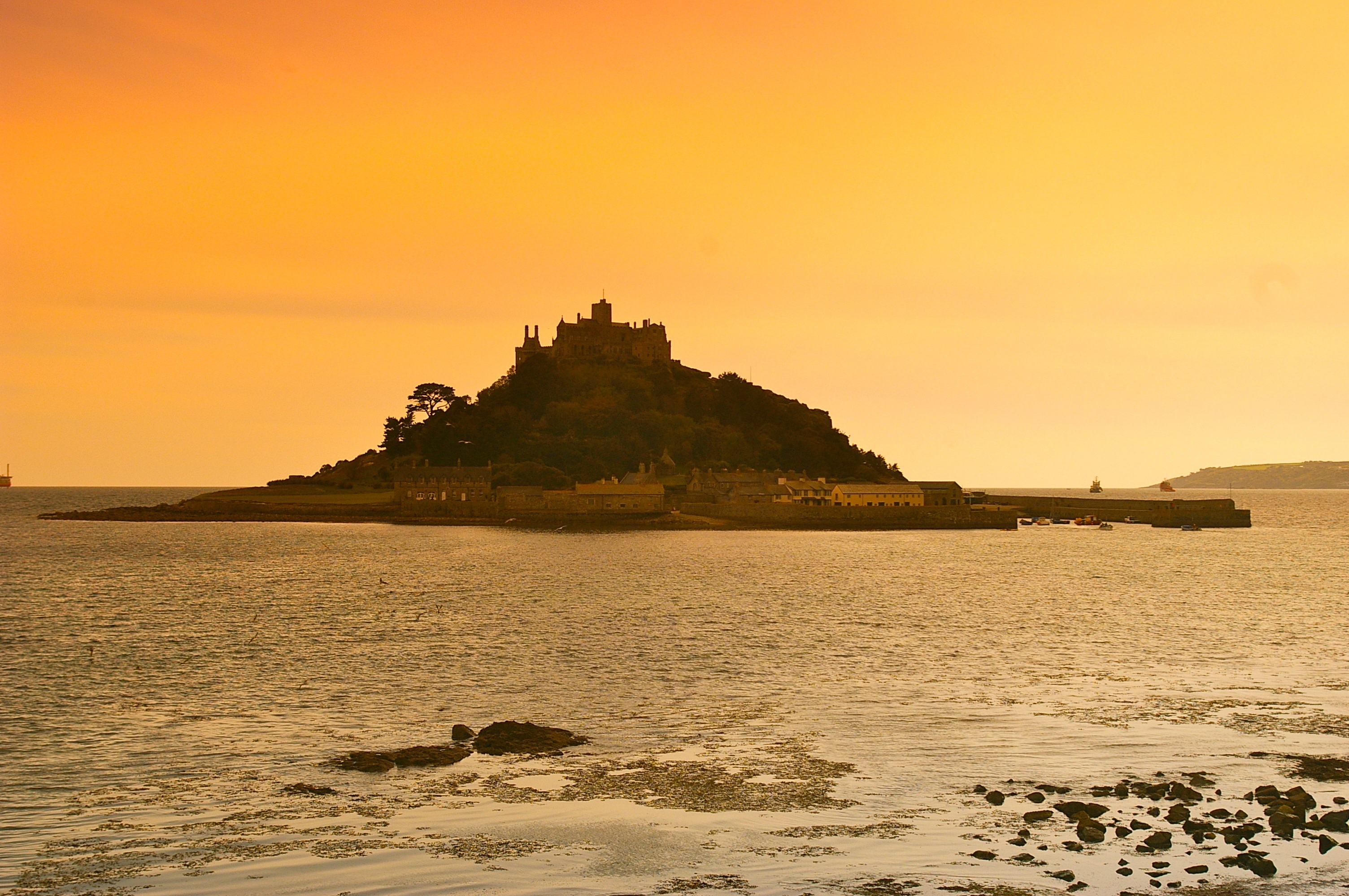 St Michaels Mount Holiday free image download