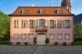 Prince Georgs pink house