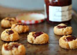 Sweet cookies with filling