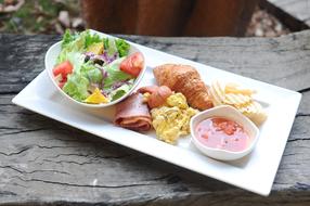 Breakfast Salad