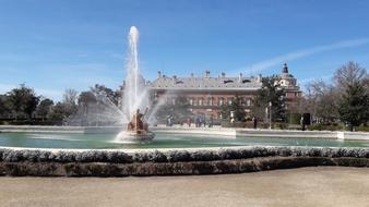 unusually beautiful Fountain Sky