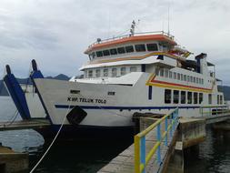 Ferry Kolonodale Elbert