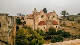 beautiful houses in Greece