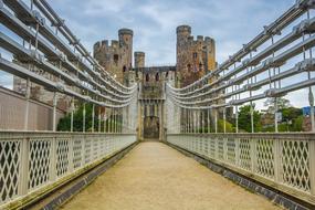 bridge in front of the conwy castle