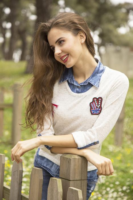 Model Woman Young