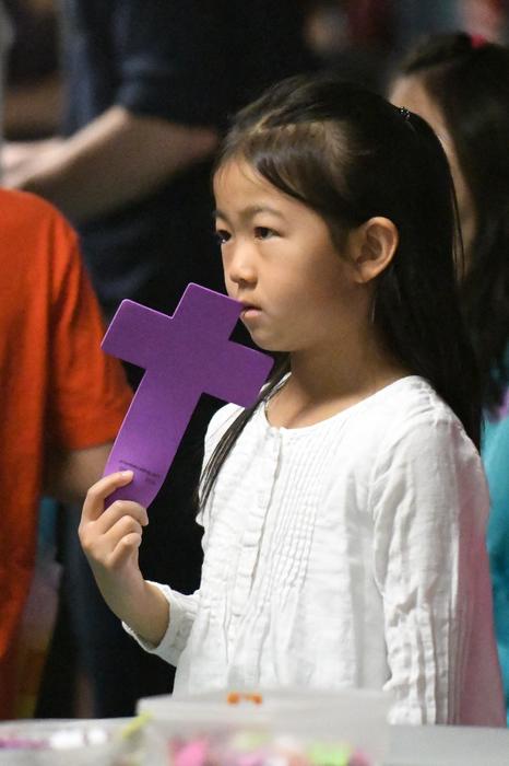 Girl Cross violet