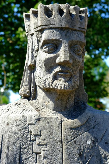 King, stone sculpture outdoor, detail