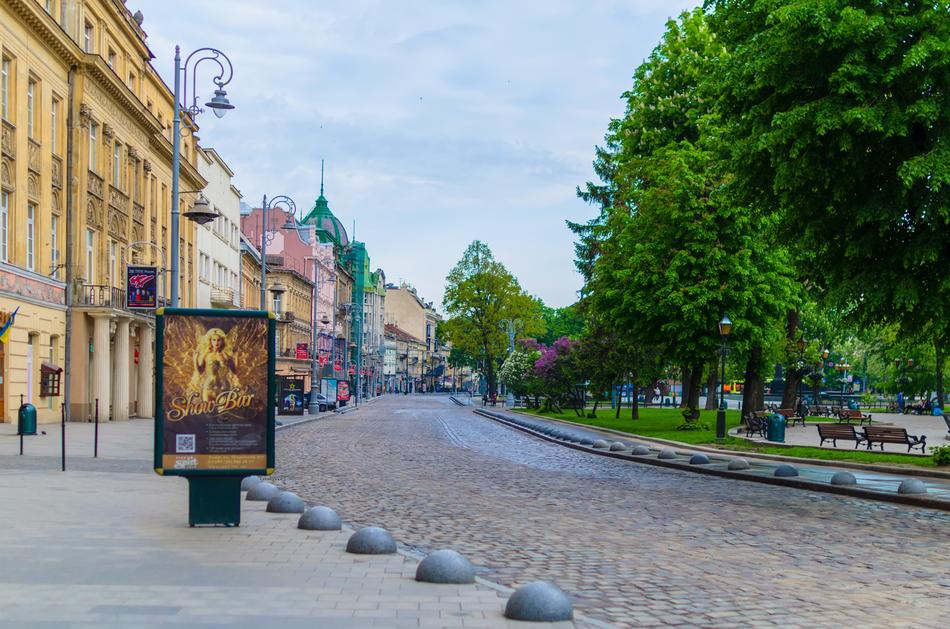 sculpture in the center of the square