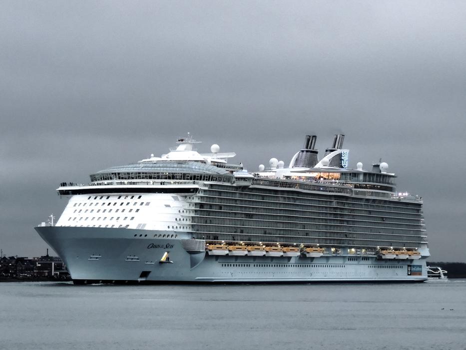 Oasis Of The Sea Cruise Ship