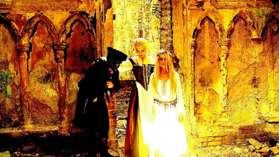 wedding in Gothic style