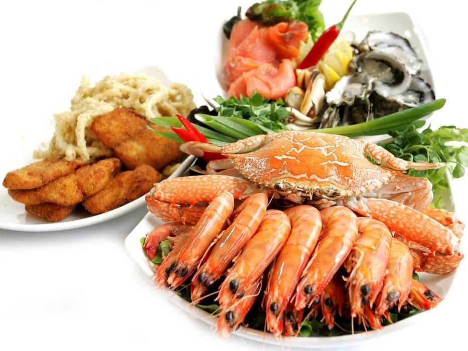Crab with shrimp and vegetables