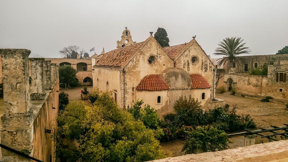 beautiful houses in Greece