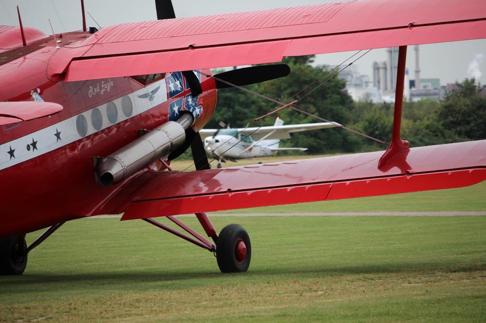 Aircraft Antonov Red Eagle