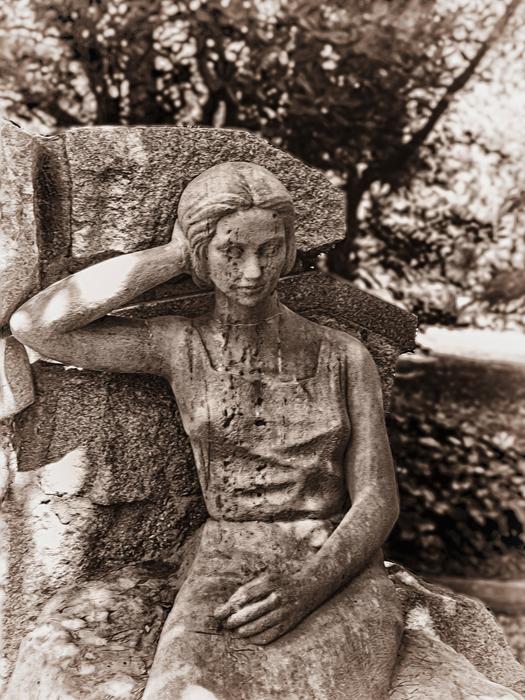 statue woman female young