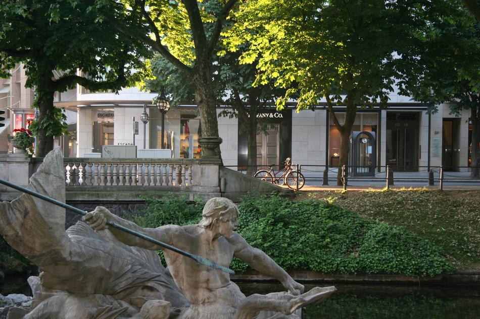 Triton Fountain Kö Königsallee