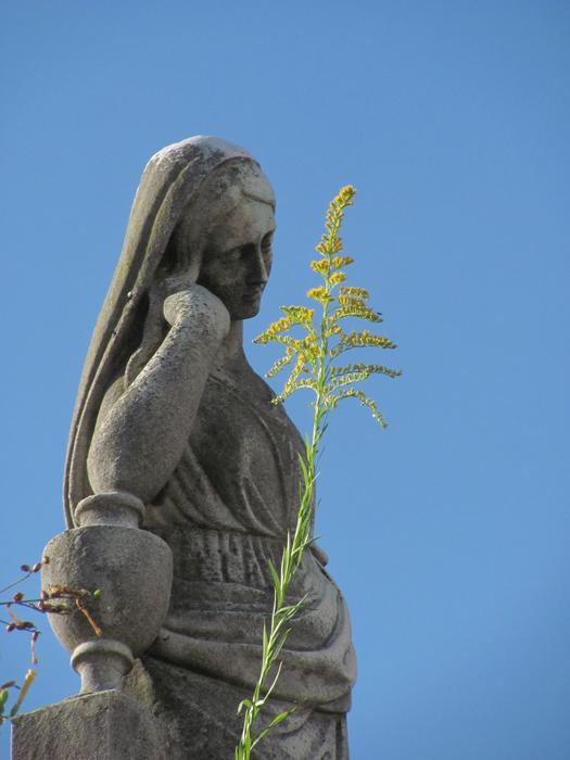 Argentina Statue