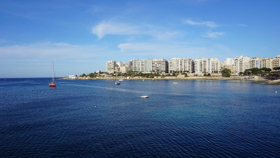 city on an island in the ocean