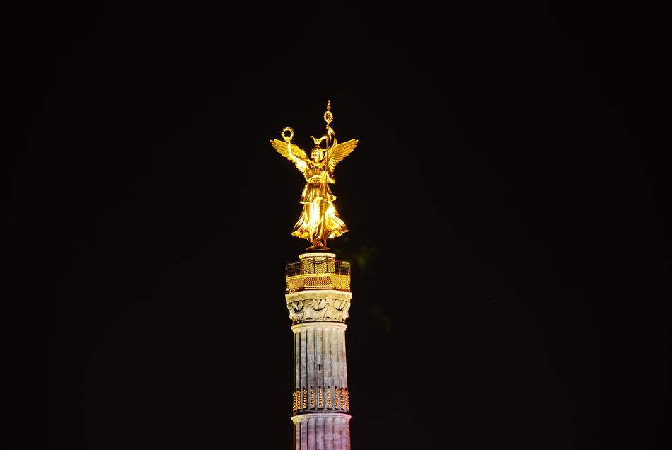 Gold Else Night