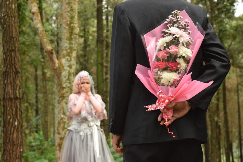Flowerbouquet Bride