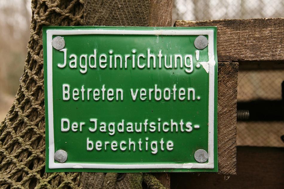 Hunting Sign Device Perch