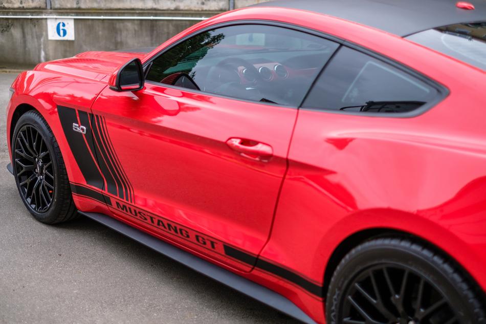Mustang Gt Red