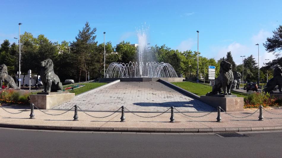 fountain in the park square