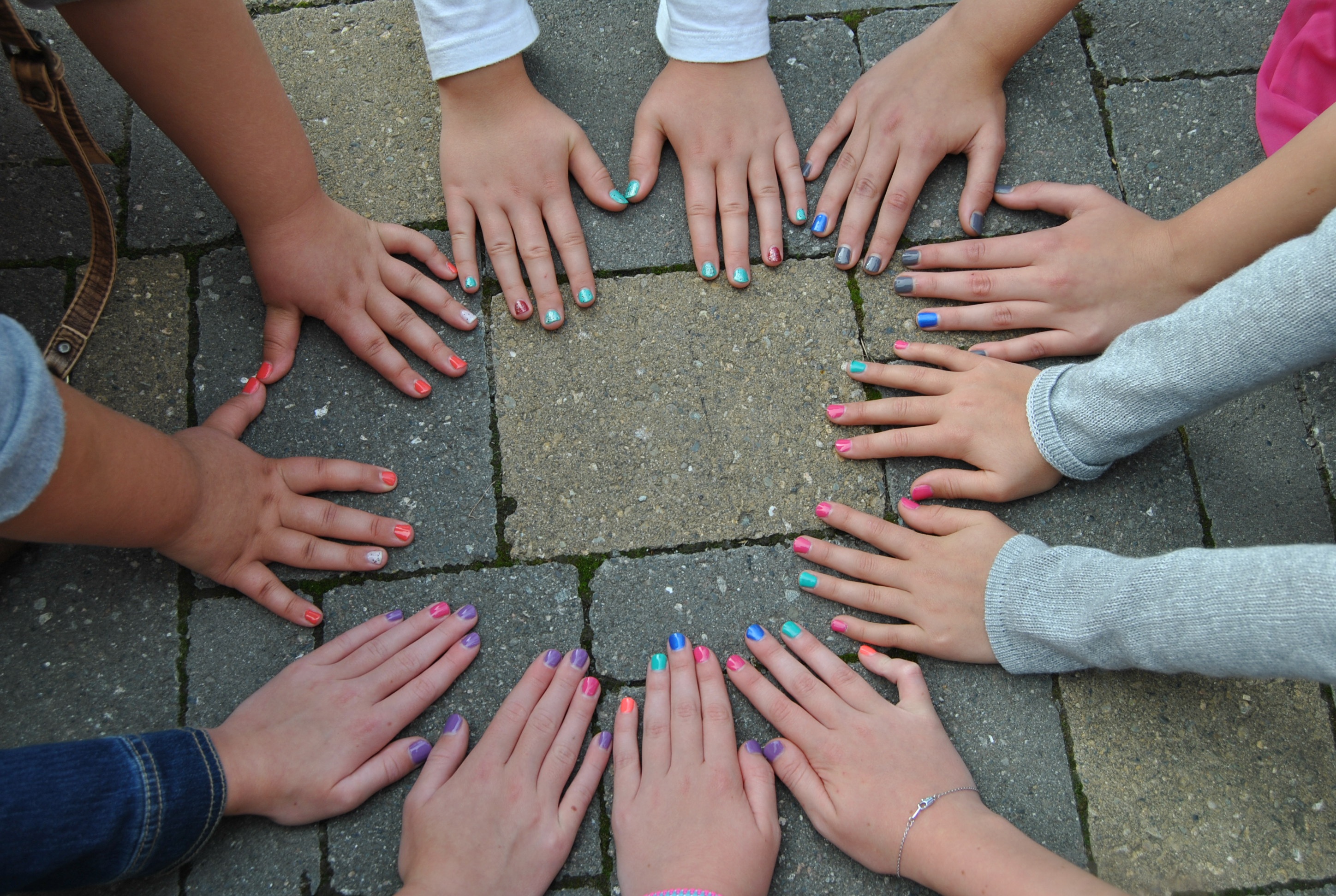 Hands Girls in Circle free image download