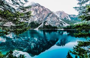Lake Mountain Mirroring