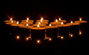 Lights Tea Candles