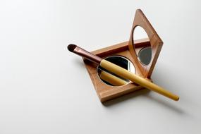 mirror Brush Cosmetics Makeup