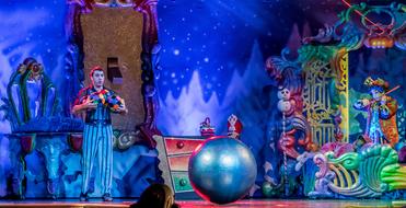 Juggler People show