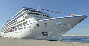 Ship Cruise